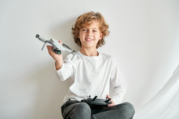 Drones pour enfants : les meilleurs modèles de 2024 à découvrir